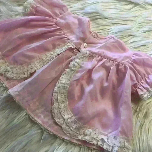 VTG easter ruffles handmade baby pink top size 6+ months button on back - Picture 3 of 5